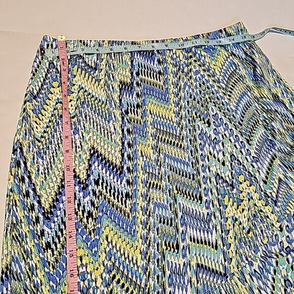 Kim Roger's elastic waist pull on skirt size medium - Picture 4 of 7